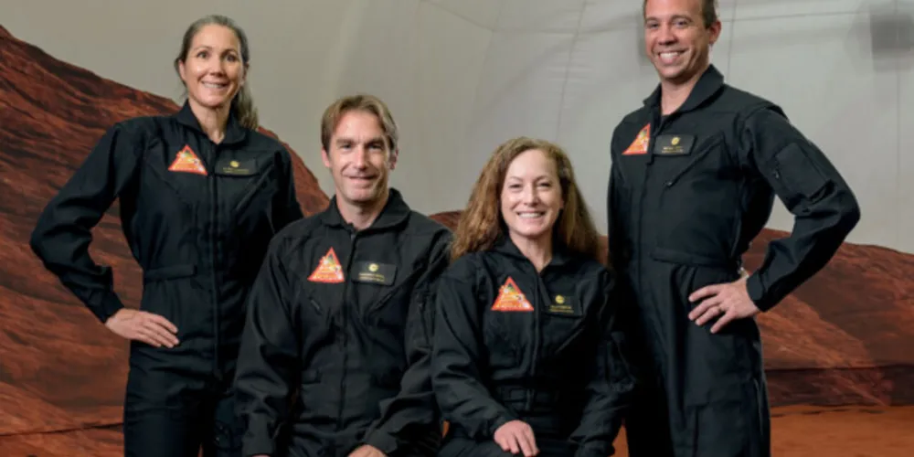 Quatro voluntários participam de simulação de viver em Marte, por um ano