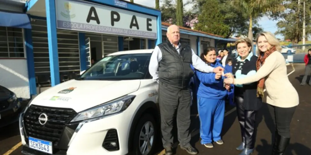 O veículo, no valor de R$ 115 mil, foi adquirido com recursos provenientes de uma emenda parlamentar de autoria do Senador Oriovisto Guimarães, que destinou para entidade um valor total de R$ 240 mil.