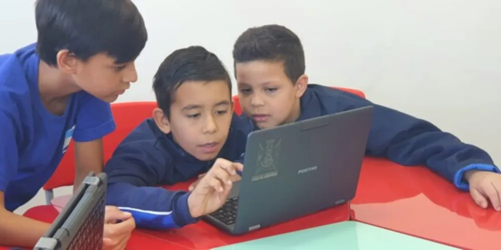 Os LACs são espaços para o desenvolvimento da criatividade e para o despertar para o mundo tecnológico