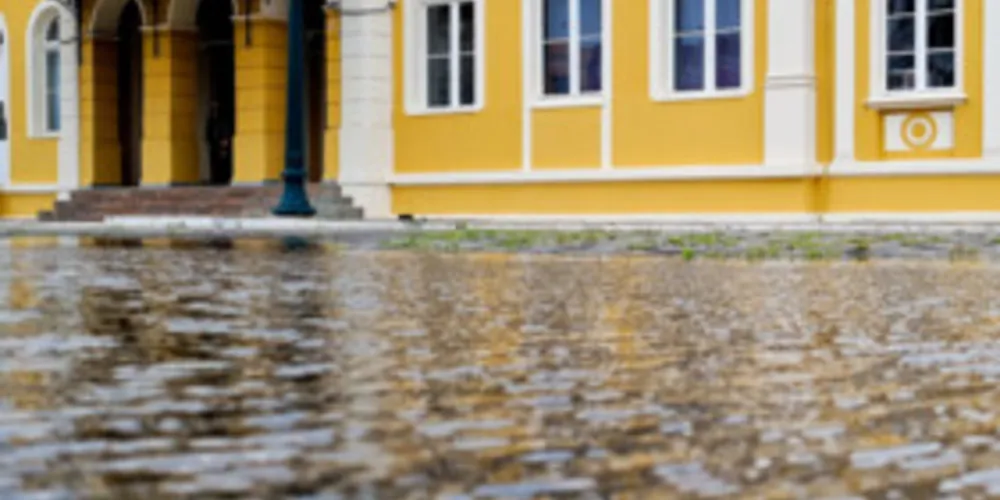 Estação Saudade de Ponta Grossa, após dia de chuva