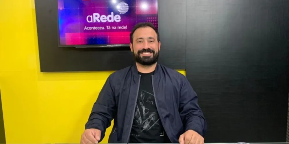 Prefeito Henrique Carneiro (União) concedeu entrevista ao Jornal da Manhã e Portal aRede durante a tarde de sexta-feira (12)
