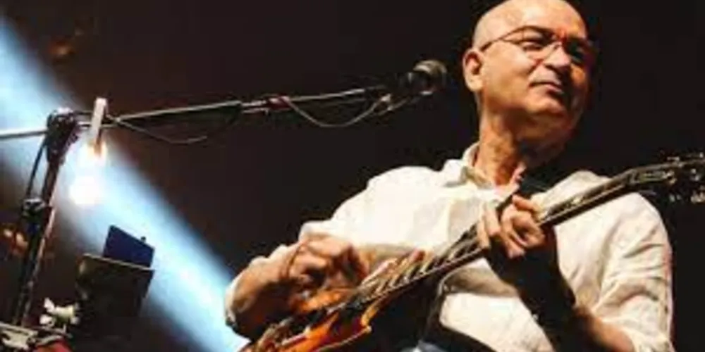 Ele está lúcido e respirando por meios próprios, e a resposta ao tratamento é considerada adequada