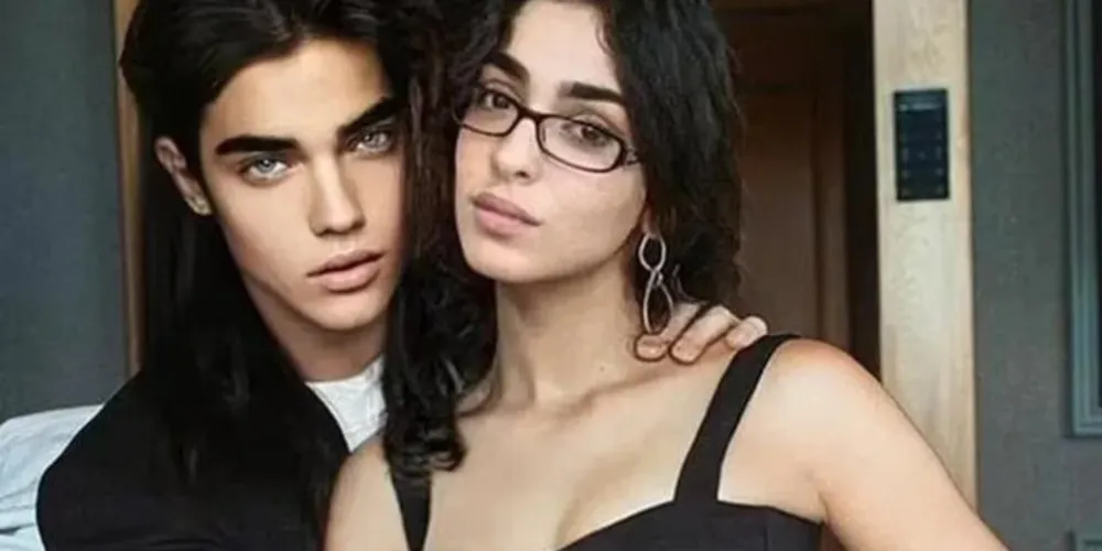 A aparência do parceiro online é baseada em um personagem do anime "Attack On Titan"