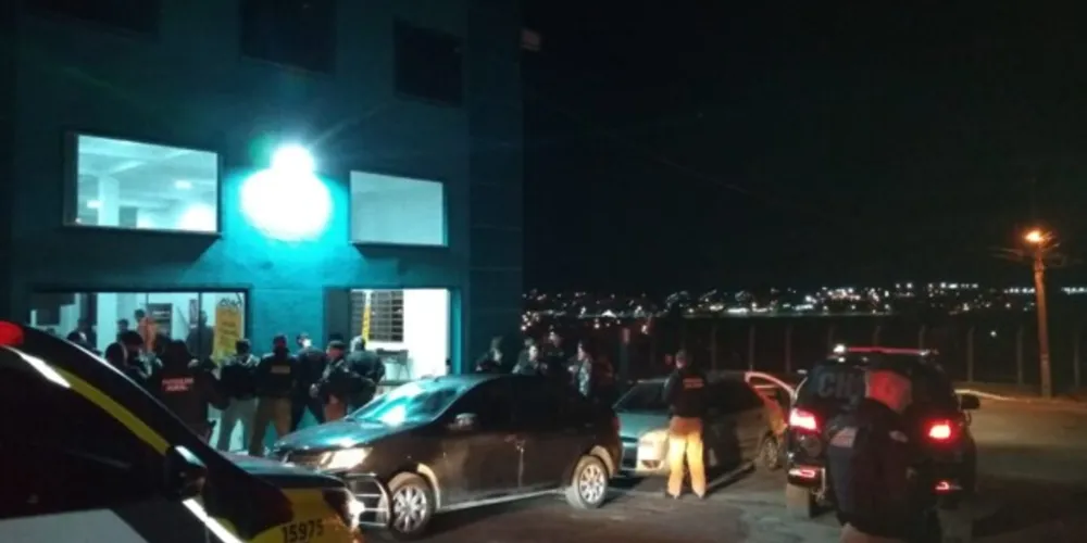 Operação AIFU foi até seis estabelecimentos noturnos e contou com participação do Corpo de Bombeiros e da Vigilância Sanitária