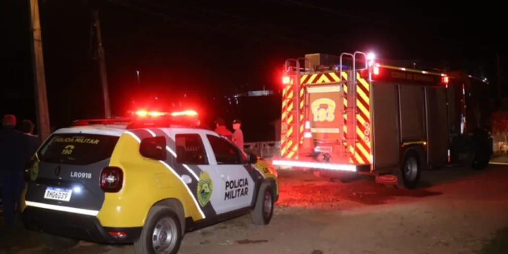Equipes dos Bombeiros, da Polícia Militar e da Polícia Científica estiveram no local