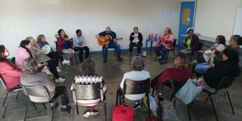 O primeiro equipamento a receber a atividade foi o CRAS Jardim Paraíso e contou com a participação de 15 pessoas idosas