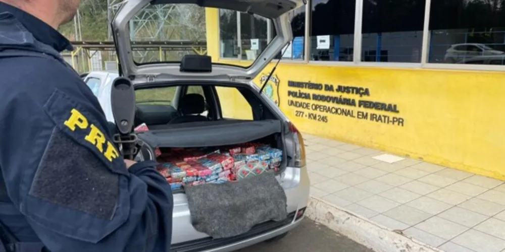 O condutor de 31 anos não relatou a origem e destino da entrega da droga