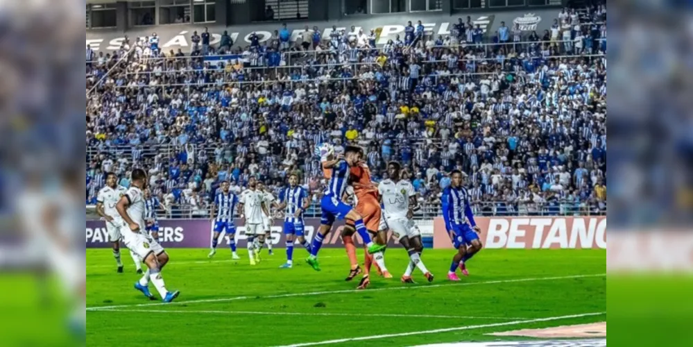 Bom público acompanhou o duelo nesta terça