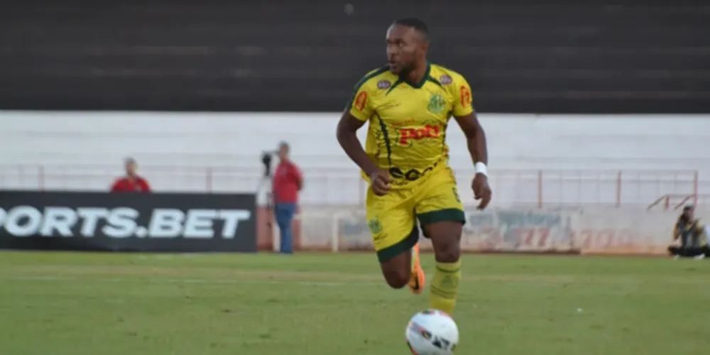 O atleta estava no CSA e chega para reforçar o Fantasma na disputa da Série C