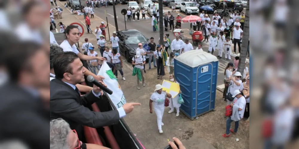 Aliel comemora sanção do Piso Nacional da Enfermagem