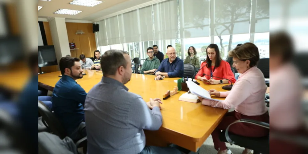 Plano foi entregue na manhã desta sexta-feira (26), à prefeita Elizabeth Schmidt