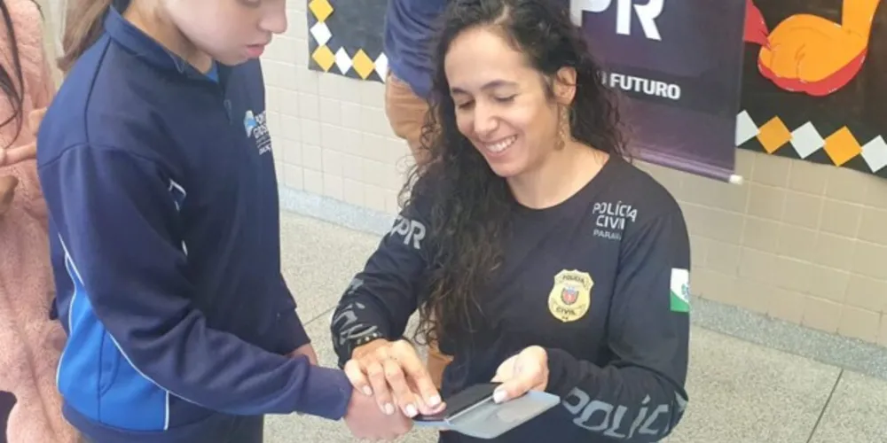 Na atividade, cada parte do corpo é representada por pontos da cor do semáforo