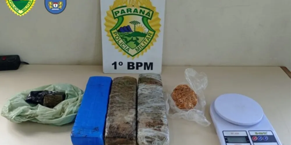Drogas foram apreendidas na manhã desta terça-feira (18)