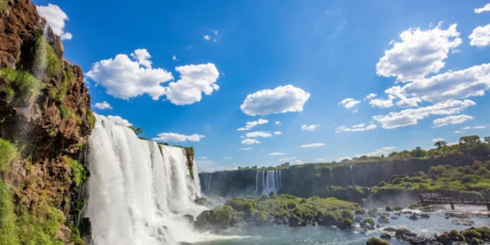 Cataratas do Iguaçu é um dos principais pontos turísticos da Terra