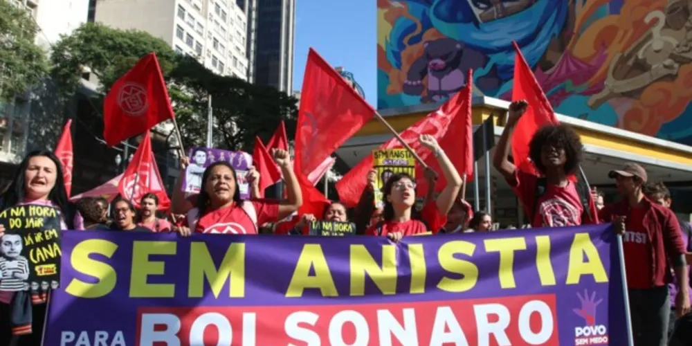 O ato de hoje foi feito em diversos estados do país pedindo a não anistia no processo e, além da inelegibilidade, a prisão do ex-presidente