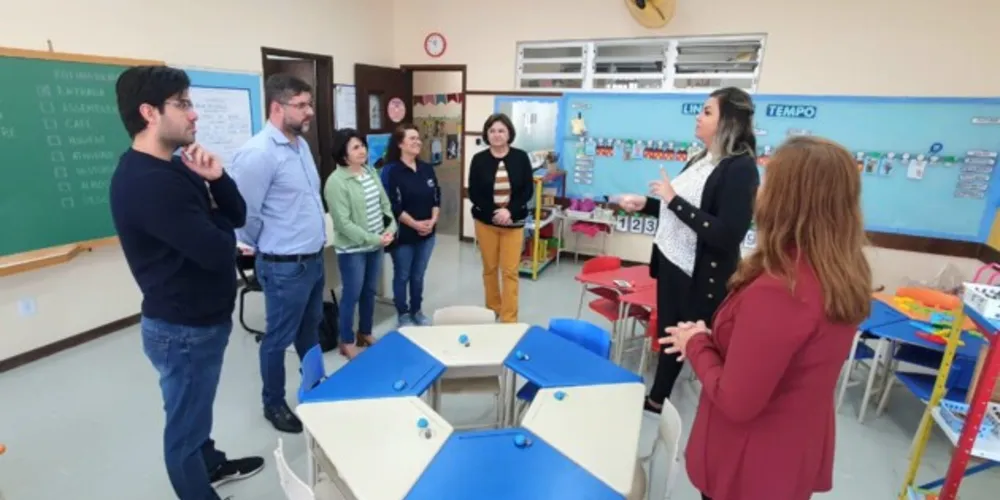 A experiência da rede municipal de ensino de Ponta Grossa está servindo de espelho para que outros municípios do Paraná possam desenvolver e aprimorar os seus sistemas de ensino
