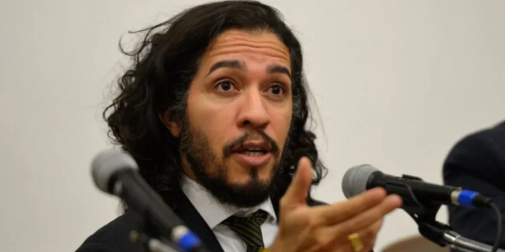 O ex-deputado federal Jean Wyllys (PT) e o governador do Rio Grande do Sul Eduardo Leite (PSDB) discutiram pelas redes sociais por causa das escolas cívico-militares