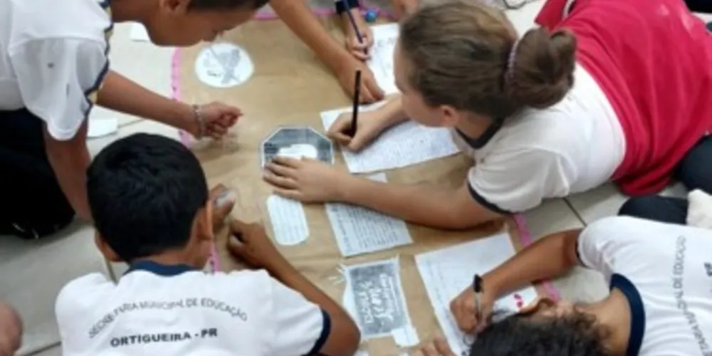 Reflexão levou à amplas possibilidade e produções em sala; turma apresentou rimas