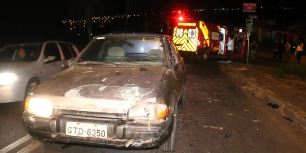 O rapaz que pilotava a moto teve uma suspeita de fratura na clavícula e um ferimento na perna direita.