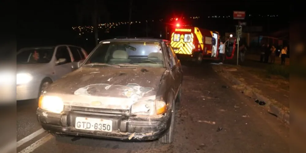 O rapaz que pilotava a moto teve uma suspeita de fratura na clavícula e um ferimento na perna direita.