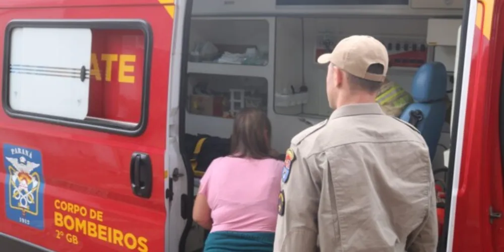 O rapaz teve ferimentos no pé e foi encaminhado ao Hospital Regional