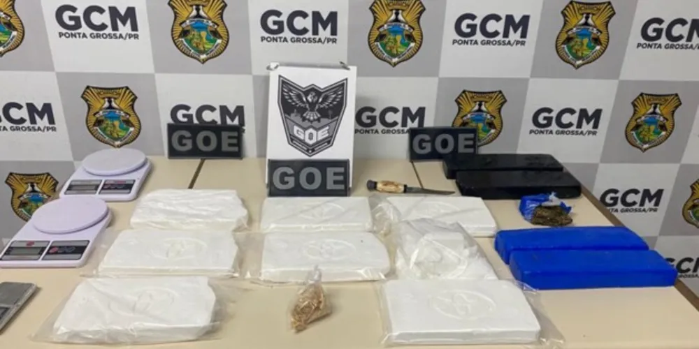 Foram 7,6 quilos de cocaína e outros 3,1 de maconha apreendidos