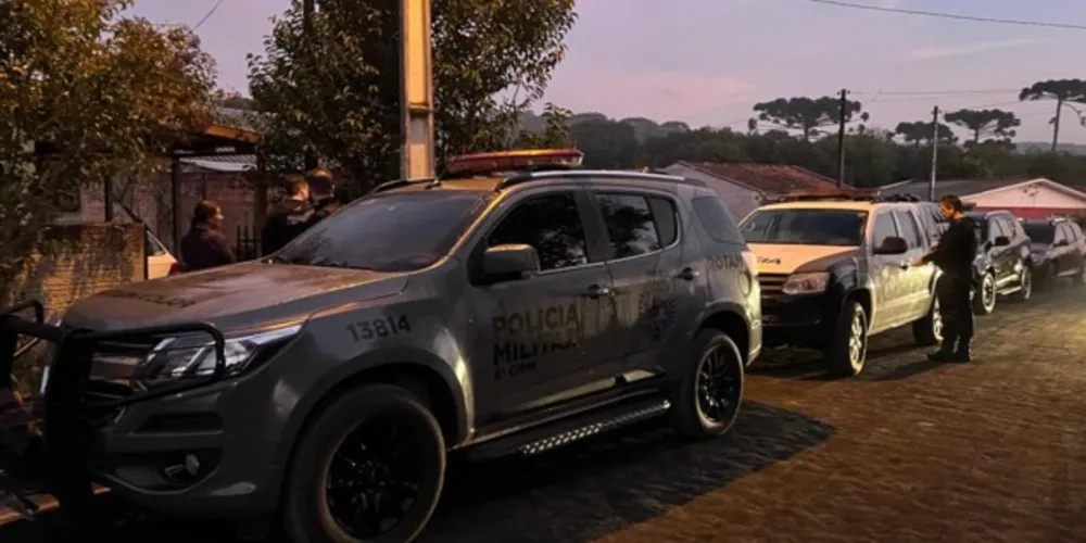 Policiais foram às ruas já no início da manhã desta sexta