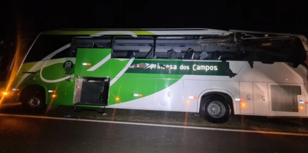 Todas as vítimas feridas estavam no ônibus. Os motoristas não se feriram