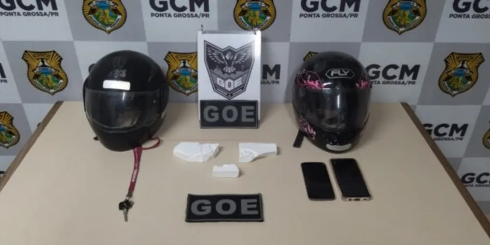 Cerca de 500 gramas de cocaína foram encontrados na 'bag' da garupa