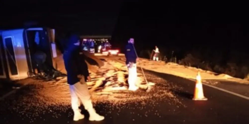 Acidente foi no sentido Ponta Grossa da Rodovia do Café