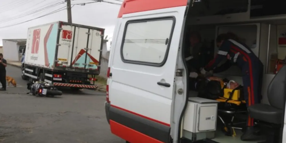 Acidente foi no cruzamento das ruas Sabáudia e André de Geus