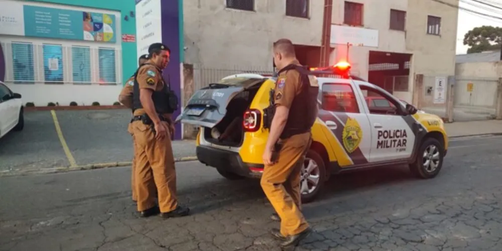 Prisão foi efetuada após suspeita de homem com mandado judicial estar na rua Enfermeiro Paulino