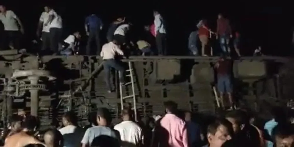 Segundo a agência de notícias AFP, esse é o maior acidente ferroviário já registrado na Índia nos últimos 20 anos