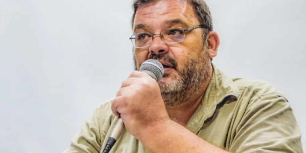 O sepultamento ocorre nesta terça-feira, às 16h, no Cemitério Santo Antônio