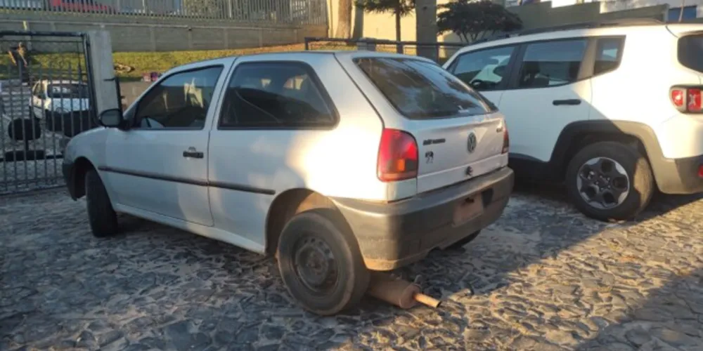 Gol foi encontrado nos fundos da residência onde estavam os guardas