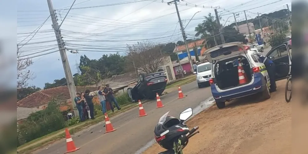 Equipes do Departamento de Trânsito foram ao local