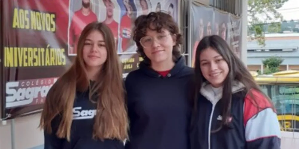 Os estudantes realizaram visitas a campo para se aprofundar nas pesquisas temáticas sobre a história do município