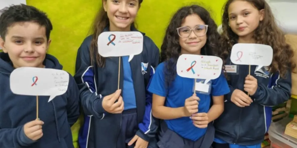 A turma assistiu a conteúdos sobre os cuidados necessários com o coração e confeccionou materiais conscientizadores sobre o tema