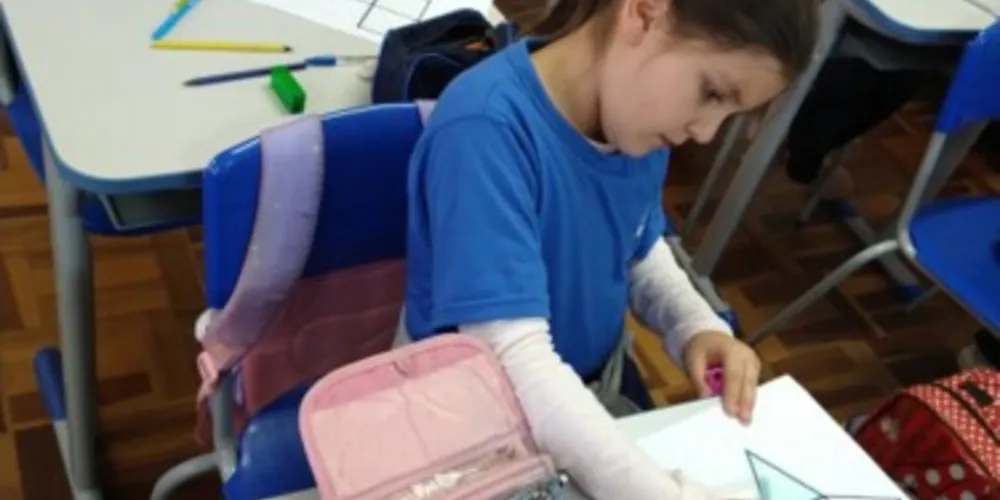 Com a montagem dos sólidos, os alunos puderam compreender melhor a formação e as partes que compõem o objeto de estudo