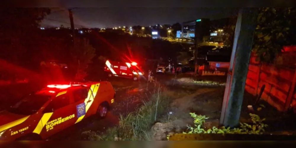 Equipes do Corpo de Bombeiros (Siate) e do Samu prestaram atendimento ao caso