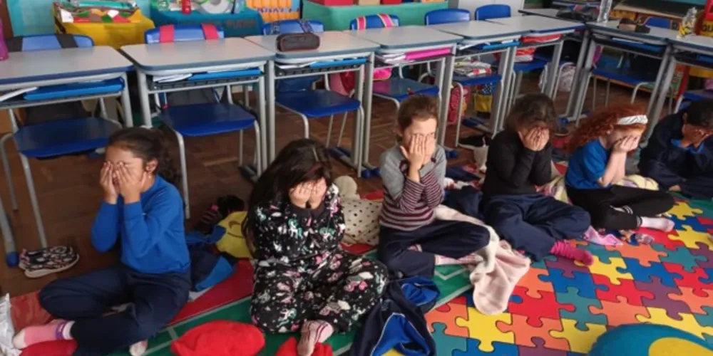 As atividades tem como objetivo tornar a convivência dos alunos mais pacífica e melhorar o desempenho dos estudantes nos momentos em sala de aula