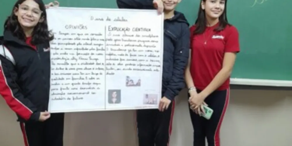 Como parte das atividades, os alunos produzram artigos de opinião e elaboraram cartazes sobre o tema
