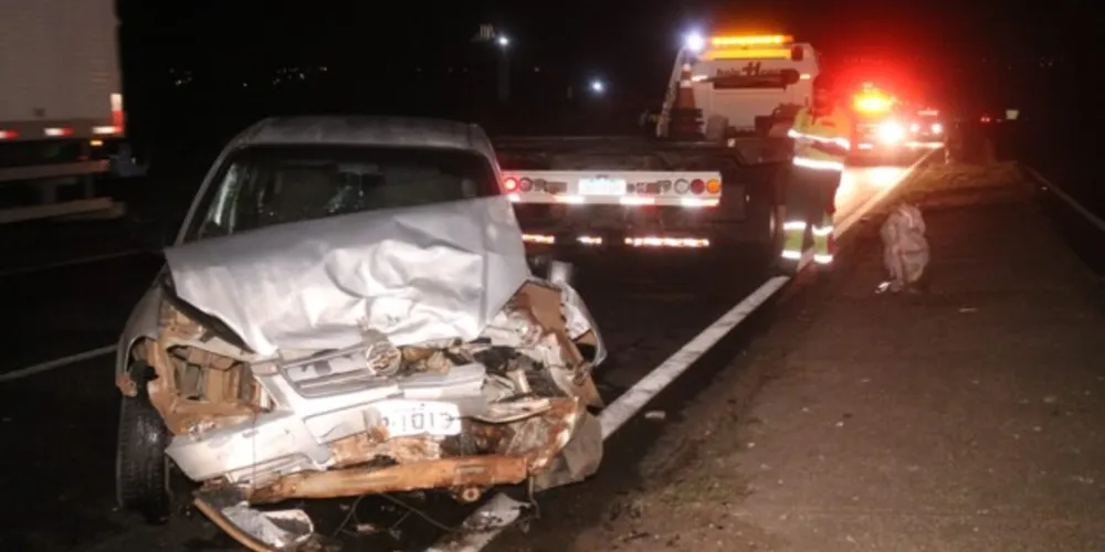 Colisão foi na madrugada desta sexta, no km 494 da Rodovia do Café