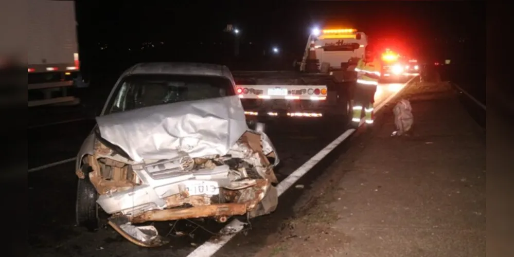 Colisão foi na madrugada desta sexta, no km 494 da Rodovia do Café