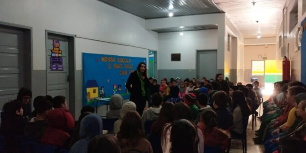 A visita da psicóloga teve como intuito trabalhar assuntos impotantes com maior proximidade e constância