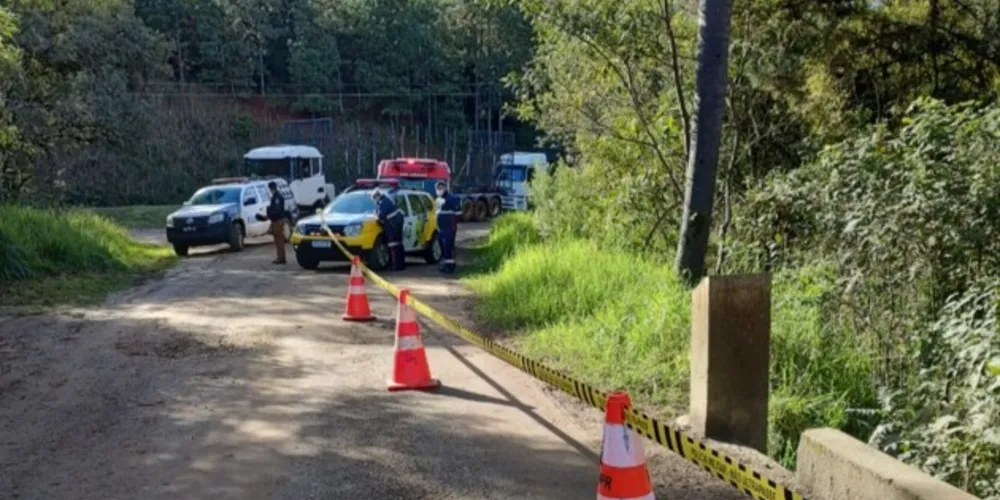 Vítima apresentava sinais de violência sexual e dezenas de perfurações em diferentes partes do corpo