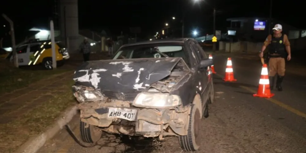 Acidente aconteceu entre as ruas Prefeito Albany Guimarães e José Alberto Caos, na Vila Ricci, no Contorno, na noite de hoje (28)