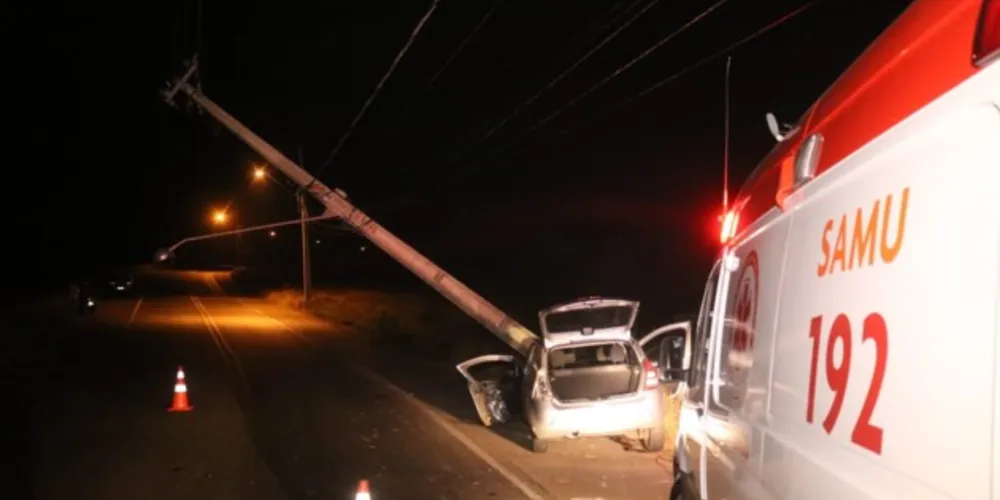 Motorista perdeu o controle do veículo logo após uma curva leve