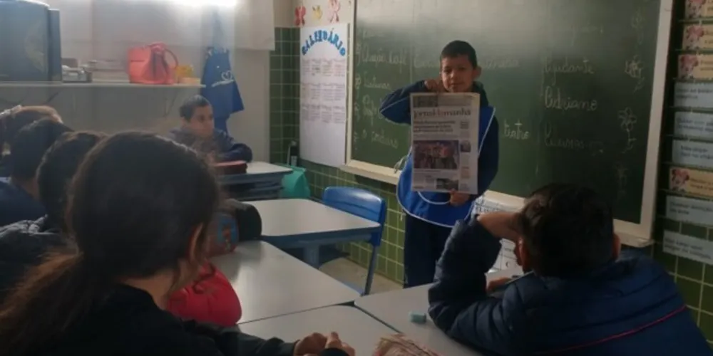 Durante as atividades os alunos compararam os antigos meios de comunicação com as tecnologias atuais