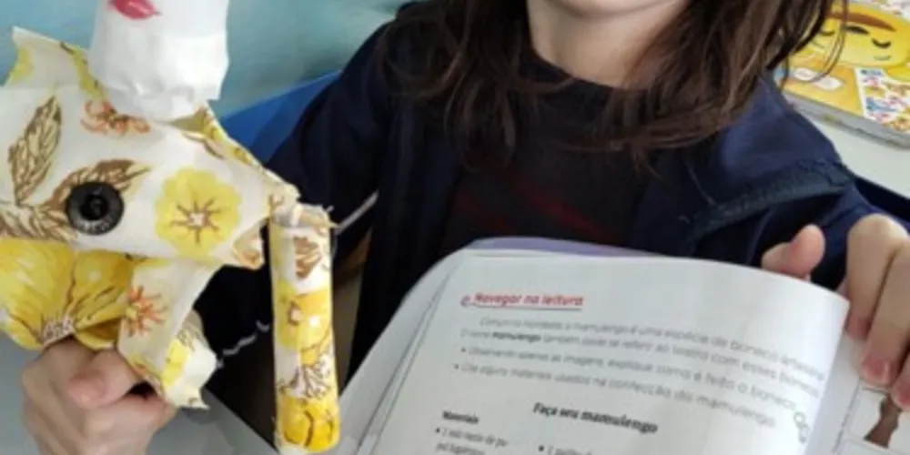 Após estudarem o tema, os alunos elaboraram os seus próprios bonecos